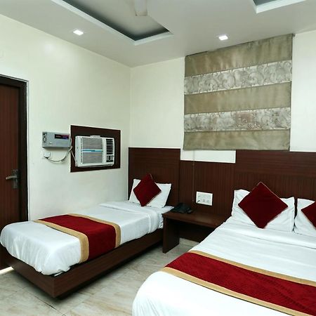 Hotel Toto International Dx 뉴델리 외부 사진