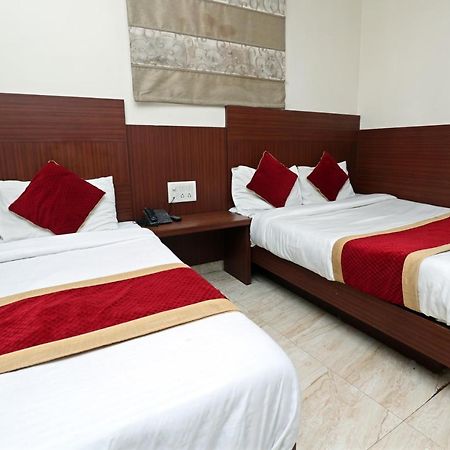 Hotel Toto International Dx 뉴델리 외부 사진