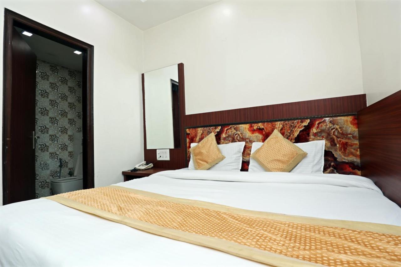 Hotel Toto International Dx 뉴델리 외부 사진